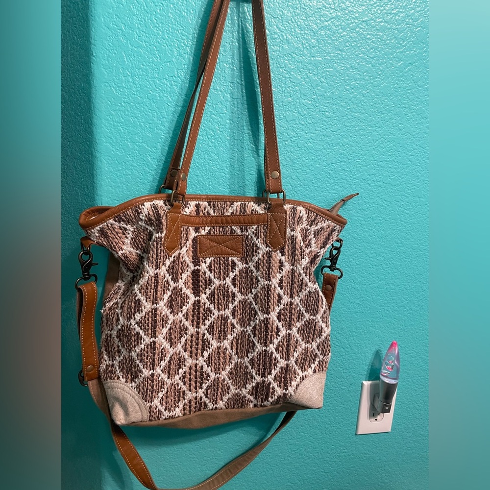 Elegant Brown Patterned Shoulder Bag
